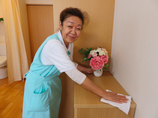 体力や家庭事情に合わせた働き方で、幅広い年齢のスタッフが活躍しています!